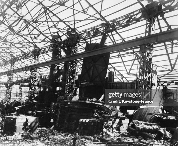 Une acierie totalement détruite après l'explosion de la bombe atomique à Nagasaki, Japon en 1945.