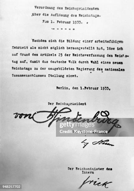 Cont Hitler 108 Reichstag Signature Stock Photos, High-Res Pictures, and Images ...