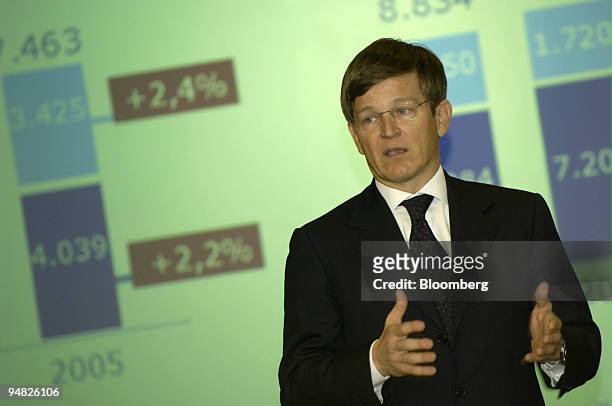 Paolo Vagnone, manager director Riunione Adriatica di Sicurta SpA speaks at a news conference in Milan, Italy, Monday, March 13, 2006.
