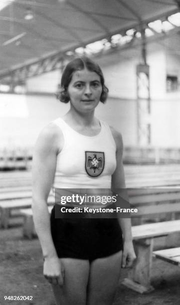La gymnase Friedl Iby, médaille d'or aux Jeux olympiques de Berlin, Allemagne en juillet 1936.