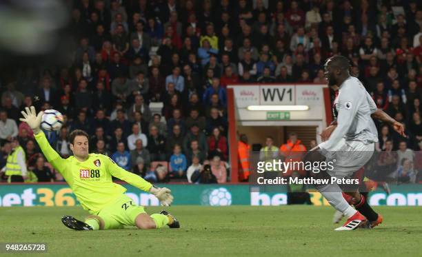 Romelu Lukaku of Manchester United scores their second goal during the Premier League match between AFC Bournemouth and Manchester United at Vitality...