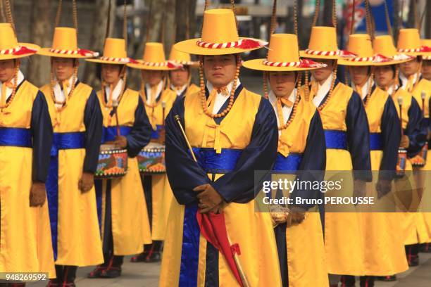 Asie, Coree du Sud, Seoul, palais Deoksugung, releve de la garde.