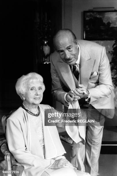Denise Grey et Guy Tréjan vont jouer prochainement dans la pièce de théâtre 'Les Temps difficiles' d'Édouard Bourdet, au Théâtre des Variétés, en...