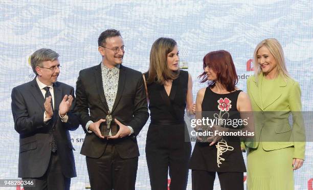 Queen Letizia of Spain attends the SM 'Barco de Vapor' and 'Gran Angular' children and youth literary awards at the Real Casa de Correos on April 18,...