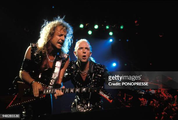 Le groupe rock Judas Priest lors d'un concert en septembre 1988 au Canada.