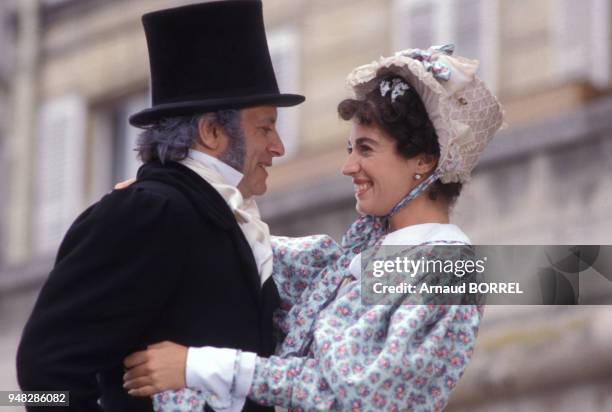 Francis Huster et Zabou Breitman sur le tournage du TV-film 'Mon dernier rêve sera pour vous' de Robert Mazoyer en octobre 1988, France.