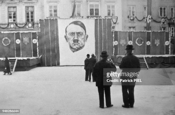 Effigie d'Adolf Hitler dans son village natal en mars 1989 à Braunau, Autriche.