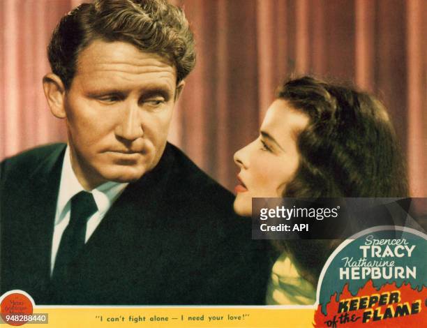 Spencer Tracy et Katharine Hepburn lors de la sortie du film 'Keeper of the Flame' de George Cukor en 1942, aux Etats Unis.