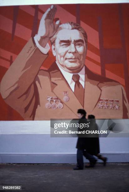 Portrait géant de Léonid Brejnev dans la rue en Russie.