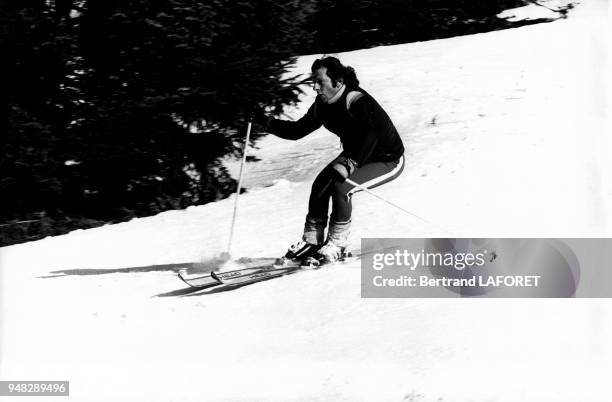 Le réalisateur polonais Roman Polanski aux sports d'hiver à Gstaad, en Suisse, le 6 anvier 1975.