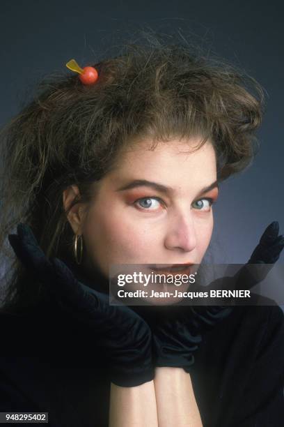 Close up Elli Medeiros, chanteuse, le 9 février 1987 à Paris, France.