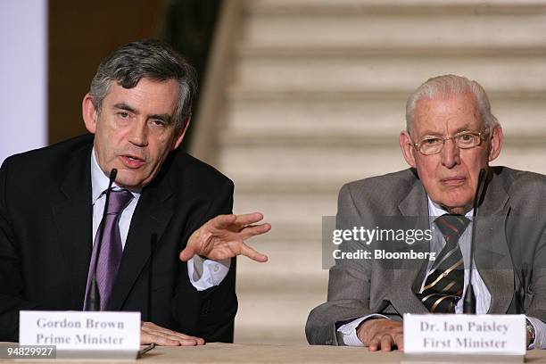 Gordon Brown, UK prime minister, left, speaks alongside Ian Paisley, Northern Ireland's first minister, during a news conference at the USNI...