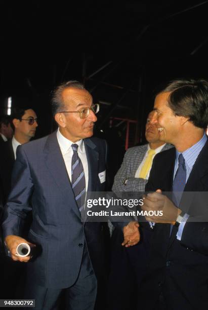 Le président du CNPF Yvan Gattaz et le chef d'entreprise Vincent Bolloré lors des assises du CNPF au Zénith le 30 septembre 1986 à Paris, France.