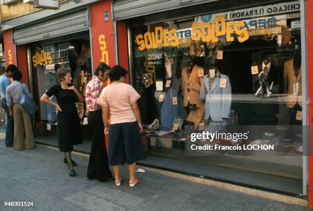 Un magasin d'habillement à Beyrouth en février 1971, Liban.