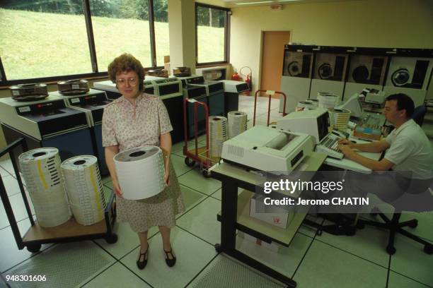 Salle d'archivage numérique aux Archives Nationales en octobre 1989 à Paris, France.