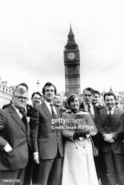 Shirley Williams avec ses amis du S.P.D. Le jour précédent sa rentrée au Parlement, en décembre 1981 à Londres, Grande Bretagne.