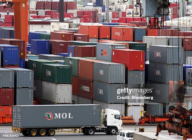 Japanese Container Line Mitsui Osk Lines Ltd Photos and Premium High Res Pictures - Getty Images