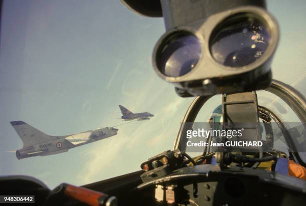 Cockpit d'un avion de chasse de l'armée française, le 4 octobre 1985, France.