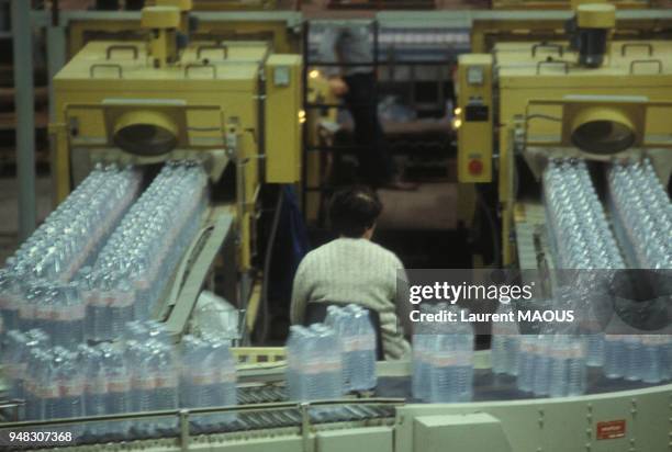 Usine d'embouteillage d'Evian à Publier, en Haute-Savoie, France.