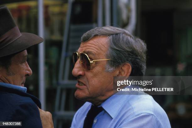 Lino Ventura pendant le tournage du film 'La 7e cible' réalisé par Claude Pinoteau en août 1984 en France.