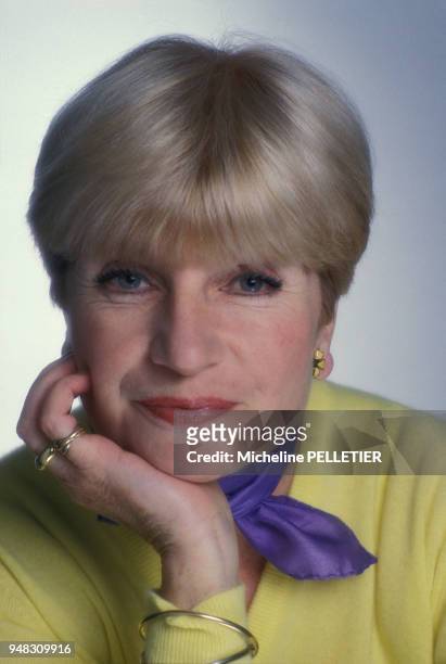 Close up Françoise Dorin, comédienne, écrivain et auteur de chansons, en mars 1988 en France.