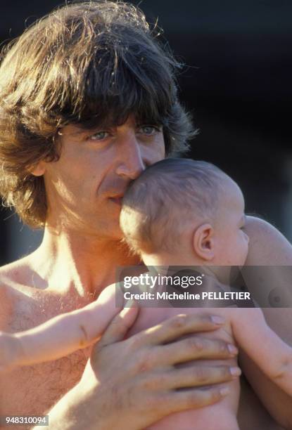 Close up Yves Duteil dans le sud de la Corse en août 1988, France.