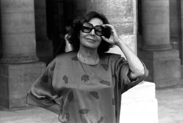 Portrait de la chanteuse de fado Amalia Rodrigues en septembre 1985 à Paris, France.