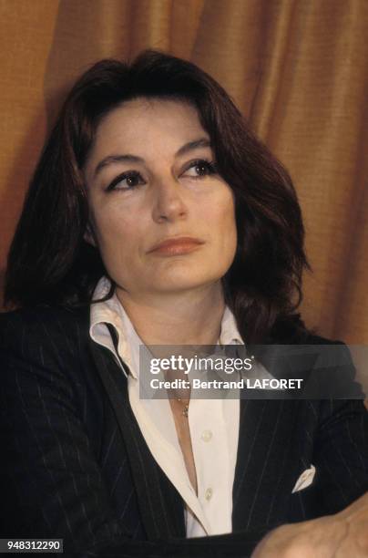 Portrait de l'actrice Anouk Aimée, circa 1980.