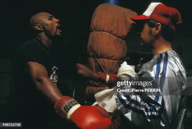 Homme américain;ici le boxeur Marvin Hagler, champion du monde des poids moyens, en novembre 1984 aux Etats-Unis.