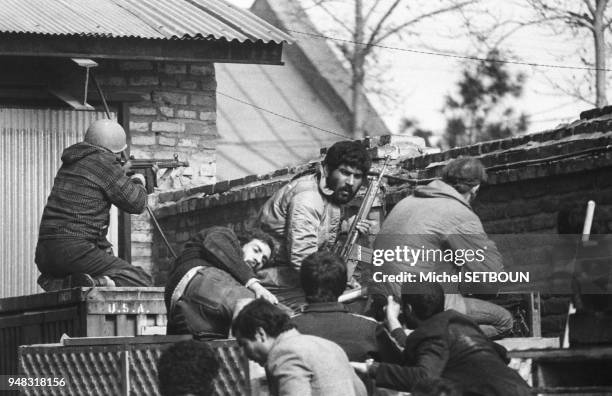 Attaque d'une caserne de l'armée pendant la Révolution iranienne, en février 1979, Iran.