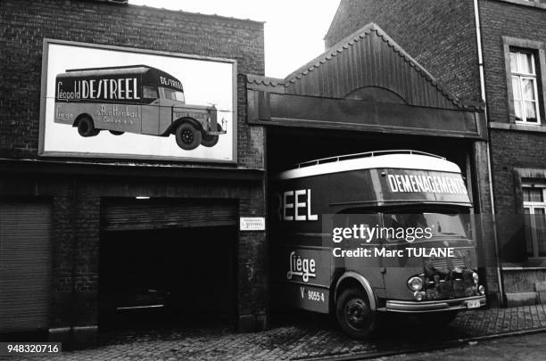 Camion de déménagement à Liège, en 1981, Belgique.