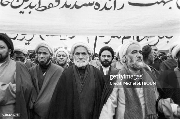 Mollahs dans une manifestation à Téhéran, pendant la Révolution iranienne, en décembre 1978, Iran.
