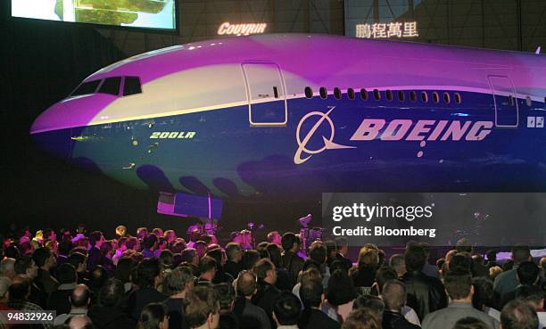 777lr 123 Boeing 777 Lr 200 Stock Photos, High-Res Pictures, and Images ...