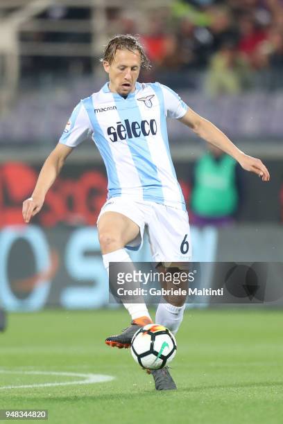 Lucas Leiva of SS Lazio in action during the serie A match between ACF Fiorentina and SS Lazio at Stadio Artemio Franchi on April 18, 2018 in...