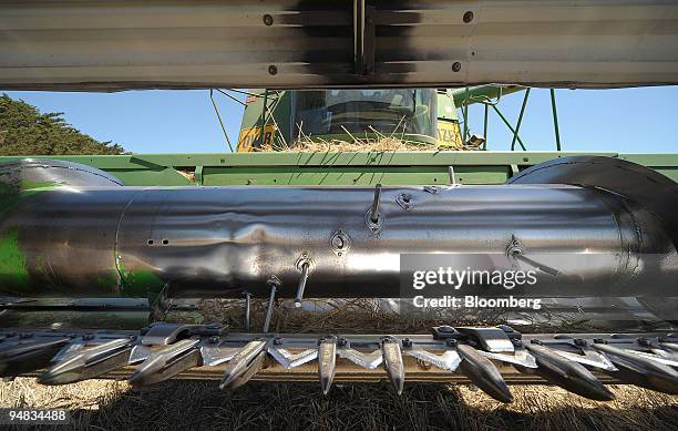 Header Machine Farm Harvest Header Photos and Premium High Res Pictures - Getty Images