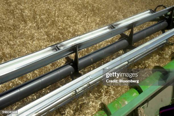 Header Machine Farm Harvest Header Photos and Premium High Res Pictures - Getty Images