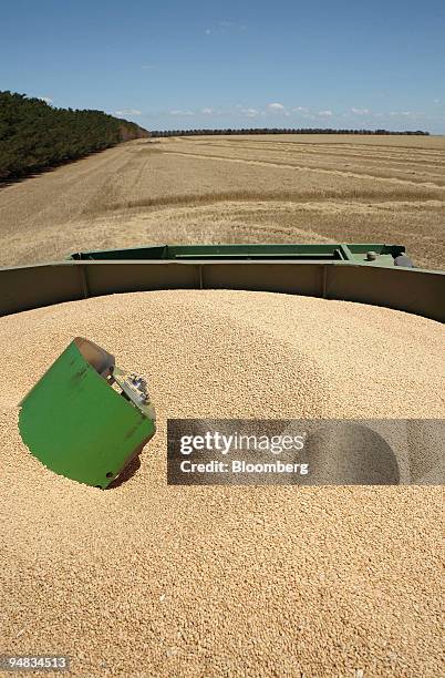 Header Machine Farm 255 Harvest Header Stock Photos, High-Res Pictures, and Images - Getty ...