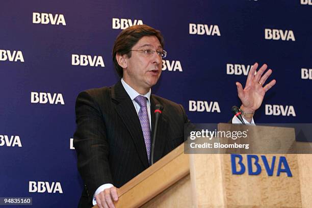 Jose Ignacio Goirigolzarri, president of Banco Bilbao Vizcaya Argentaria SA, speaks at a press conference in Madrid, Spain, Monday, April 26, 2004....