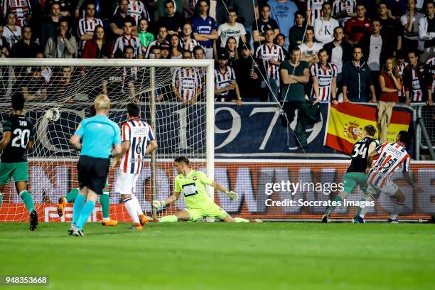 Dylan Vente of Feyenoord scores the second goal to make it 0-2, Giliano Wijnaldum of Willem II, Timon Wellenreuther of Willem II during the Dutch...