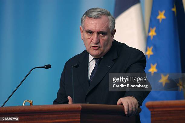 French Prime Minister Jean Pierre Raffarin, speaks at a press conference after the Italo-French Seminary at Villa Madama, Rome, Italy, Tuesday,...