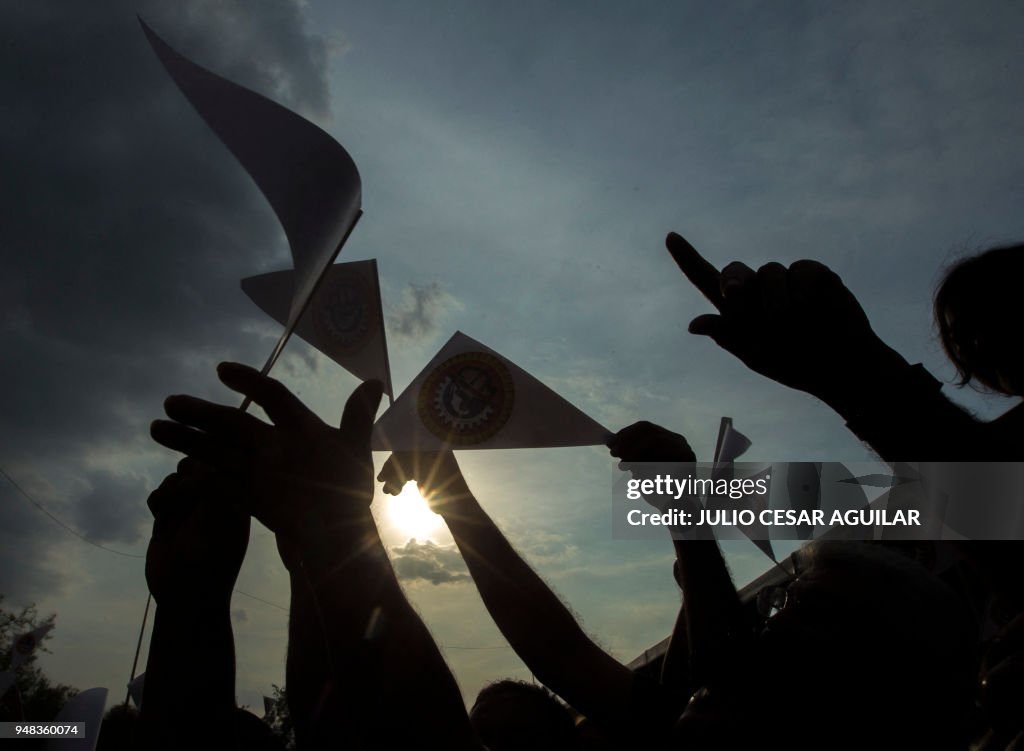 TOPSHOT-MEXICO-ELECTION-CAMPAIGN-MEADE