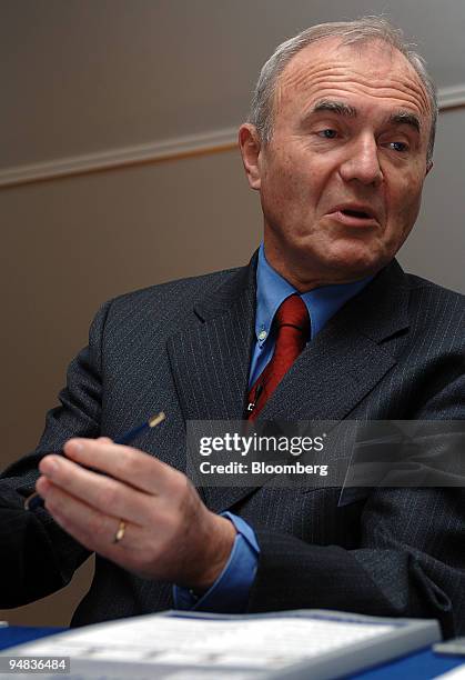 Issing 20 Jahre Photos and Premium High Res Pictures - Getty Images