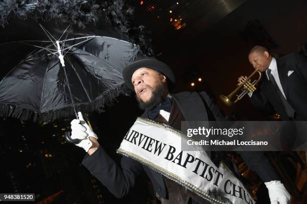 Ricky Gordon and Wynton Marsalis perform in a second line during Jazz At Lincoln Center's 30th Anniversary Gala at Jazz at Lincoln Center on April...