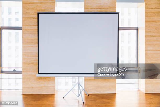 projection screen - blank canvas imagens e fotografias de stock