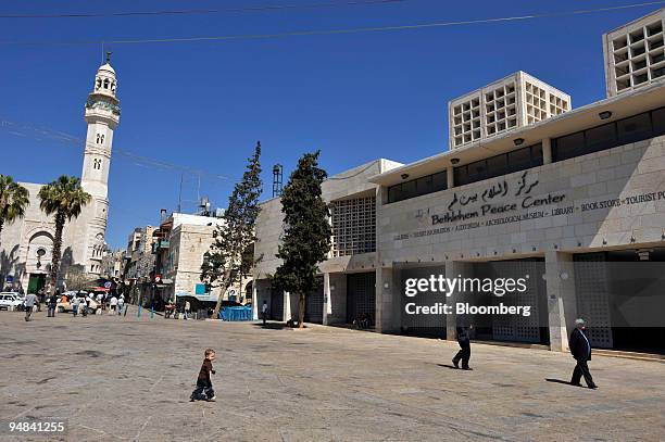 Manager Square Manger Square Photos and Premium High Res Pictures - Getty Images