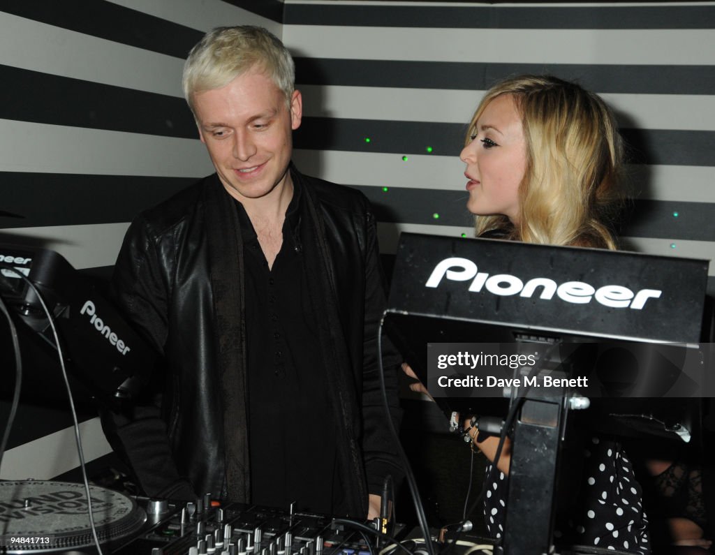 Erin Wasson Maybelline Calandar Launch & Afterparty