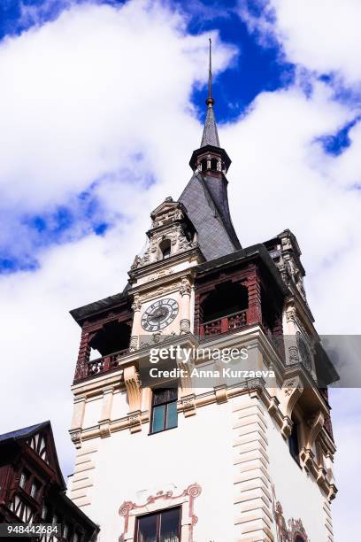 the peles castle, a neo-renaissance castle in the carpathian mountains, near sinaia, romania. it served as a royal summer retreat. - sinaia stock-fotos und bilder