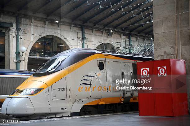 Eurostar train waits at a boarding platform at the Gare du Nord train station in Paris, France, on Friday, Sept. 12, 2008. The Channel Tunnel between...