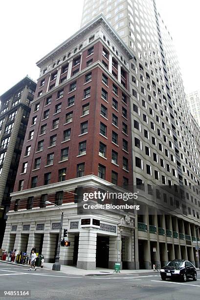 The Charles Schwab headquarters building in San Francisco, California is pictured Thursday, July 7, 2005.