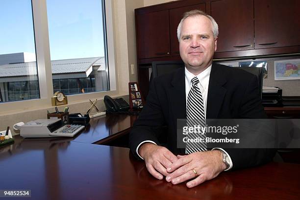 Robert Niblock, president of Lowe's Cos is seen at company headquarters in Mooresville, North Carolina, April 5, 2004. He will succeed Robert Tillman...